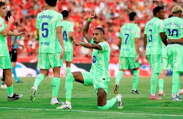 0-1, El delantero brasileño celebra el primer tanto.