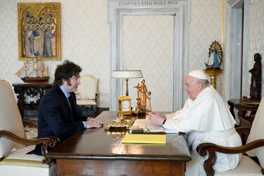 Milei se reconcilia con el Papa: “¿Le puedo dar un beso?”