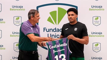 Presentacion de Xavier Castañeda, con Juan Manuel Rodriguez, director deportivo.
