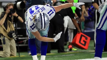 ARLINGTON, TX - NOVEMBER 05: Cole Beasley #11 of the Dallas Cowboys celebrates a fourth quarter touchdown against the Kansas City Chiefs in a football game at AT&T Stadium on November 5, 2017 in Arlington, Texas. Ronald Martinez/Getty Images/AFP
== FOR NEWSPAPERS, INTERNET, TELCOS & TELEVISION USE ONLY ==