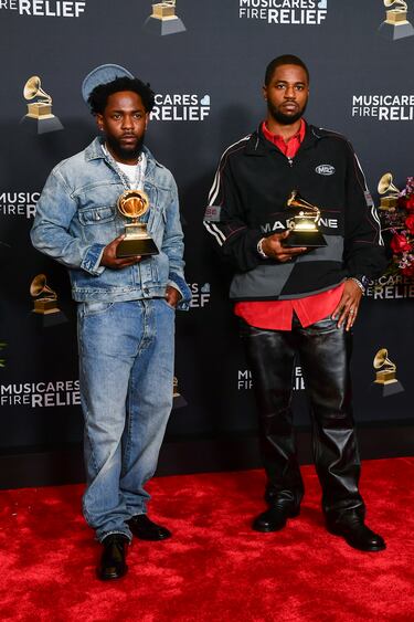 Kendrick Lamar y Dave Free posan en la alfombra roja de los Grammy 2025 en el Crypto.com Arena situado en la ciudad de Los Ángeles, en California.