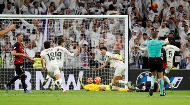2-1. Centro lateral, toca Jesús Vallejo con la cabeza, Copete y Leo Román no se entienden y Jacobo Ramón aprovecha el momento para anotar el segundo tanto con la pierna derecha.