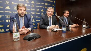 Manuel Vizcaíno, presidente del Cádiz, antes de la rueda de prensa.