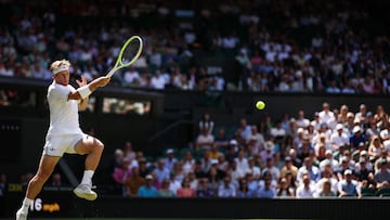 Alejandro Davidovich, contra Taylor Fritz en Wimbledon.