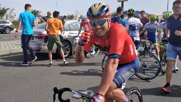 Sonny Colbrelli celebra su victoria en la cuarta etapa del Tour de Omán 2019.