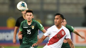 Renato Tapia, durante el partido disputado por Perú y Bolivia en Lima de la clasificatoria sudamericana para el Mundial.