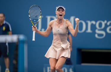 Número 1 del mundo durante 71 semanas, Wozniacki fue dos veces finalista en el US Open (2009 y 2014), cayendo ante Clijsters y Serena Williams. Su consistencia desde el fondo la llevó a ser una de las jugadoras más sólidas de las últimas dos décadas, aunque el título en Nueva York le ha sido esquivo.