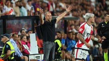 Soccer Football - LaLiga - Rayo Vallecano v FC Barcelona - Campo de Futbol de Vallecas, Madrid, Spain - August 31, 2025 FC Barcelona coach Hansi Flick REUTERS/Isabel Infantes