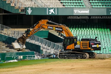 El Real Betis ha iniciado los trabajos de demolición de la Grada de Preferencia del Estadio Benito Villamarín. Esto es parte de las obras que transformarán por completo el coliseo verdiblanco.