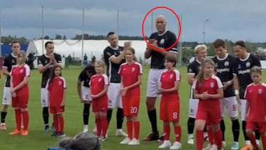 En agosto de 2025, a la edad de 40 años, hizo su debut como futbolista con el equipo Amkal de Moscú.