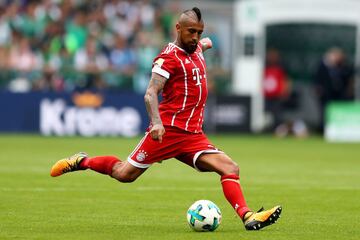 Coincidió con Pinilla en:
Selección chilena desde 2007 hasta 2017.