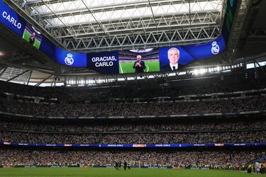 Emocionante despedida de la afición en el Bernabéu a Carlo Ancelotti. 