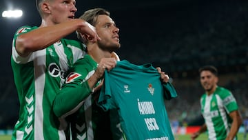 Lo Celso con una camiseta de apoyo a Isco.