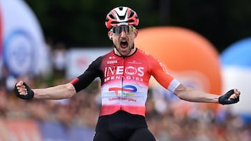 Victor Langellotti celebrando su victoria de etapa en el Tour de Polonia.