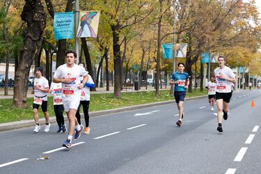 Las mejores imágenes de la carrera solidaria Madrid corre por Valencia