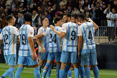 El Málaga golea al Eldense en otro festival tecnológico del VAR