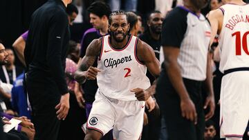 INGLEWOOD, CALIFORNIA - MARCH 09: Kawhi Leonard #2 of the LA Clippers reacts after making a three pointer for the win against the Sacramento Kings during overtime at Intuit Dome on March 09, 2025 in Inglewood, California. NOTE TO USER: User expressly acknowledges and agrees that, by downloading and or using this Photograph, user is consenting to the terms and conditions of the Getty Images License Agreement. (Photo by Michael Owens/Getty Images)