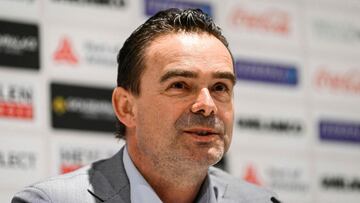 Overmars aleja a los patrocinadores del Amberes