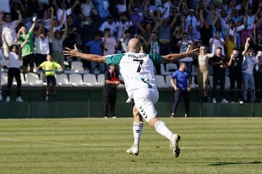 Un bravísimo Torremolinos supera al Huesca en la tanda de penaltis