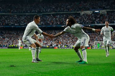 Celebración con Cristiano Ronaldo durante un duelo de UEFA Champions League frente al FC Bayern Munich.
