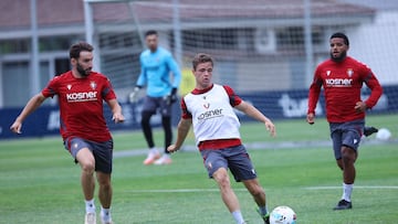 Moncayola, a la izquierda, durante un entrenamiento.