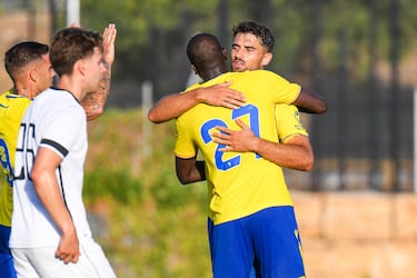 Ontiveros regresa y lidera la victoria del Cádiz ante el Al-Sadd