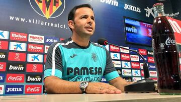 El entrenador del Villarreal CF, Javi Calleja, en rueda de prensa.