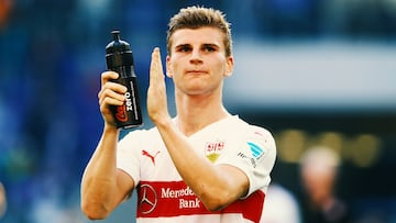 El alemán es probablemente el futbolista más exitoso de toda la campaña. El delantero jugaba en el Stuttgart cuando se lanzó ‘Backed by Messi’ pero pronto pasaría al RB Leipzig donde mostró su mejor nivel. En la temporada 19/20 llegó a anotar 28 goles en Bundesliga y se ganó el interés de muchos de los grandes clubes europeos. El teutón se fue al Chelsea donde ganaría la Champions League siendo clave a pesar de su irregular temporada. A partir de ese año, el rendimiento de Werner comenzó a decaer y empezó a perder importancia en su regreso a Leipzig y en sus dos años en el Tottenham. Actualmente sigue en propiedad del RB Leipzig y su futuro parece apuntar a la MLS.