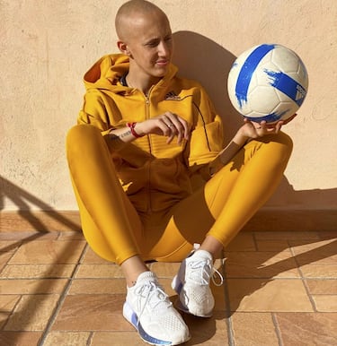 La futbolista Virginia Torrecilla se recuperó de un tumor cerebral detectado en 2020. La internacional española fue operada y recibió quimioterapia. Tras acabar con el tratamiento, la futbolista pasó unos días ingresada por tener las defensas bajas pero en un tiempo volvió a entrenar y a jugar al fútbol.