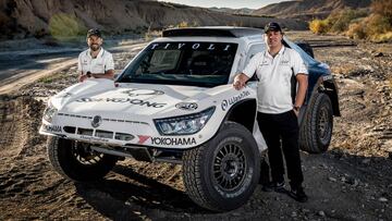 Óscar Fuertes y Diego Vallejo, con el SsangYong Tivoli DKR.