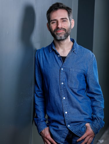 Toni Sánchez Bernal vuelve con ‘Atrapada en la oscuridad’: “La novela negra es idónea para hacer una radiografía social”