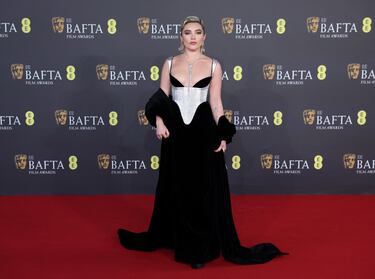 Florence Pugh durante la alfombra roja de los Premios BAFTA 2024 celebrados en el Royal Festival Hall del Southbank Centre de Londres. 