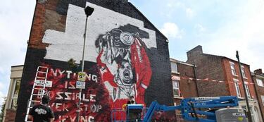 Un graffiti como homenaje a la Premier del Liverpool