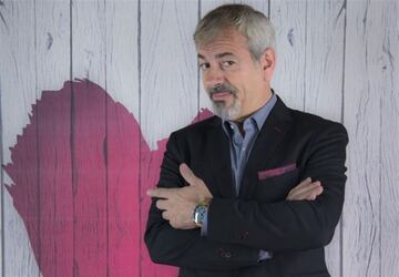 Continúa el tercer aniversario del famoso programa de Cuatro con el especial 'Te vi y me enamoré', que unirá a solteros que han pasado por el programa con personas que vieron su participación en televisión. Entre algunos de ellos nos encontraremos con Cristina, una estudiante de enfermería que llegará al restaurante cautivada por Sergio, apodado como 'Palilloman'.