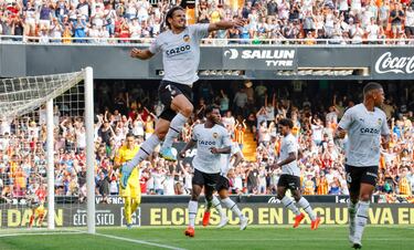 Pulido Santana la lía en Mestalla 