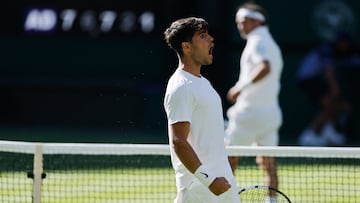 Tennis - Wimbledon - All England Lawn Tennis and Croquet Club, London, Britain - June 30, 2025 Spain's Carlos Alcaraz reacts during his first round match against Italy's Fabio Fognini REUTERS/Stephanie Lecocq