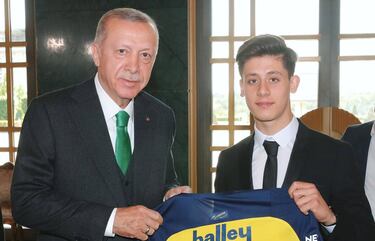 Así es Arda Güler: un recogepelotas así “sale sólo cada 100 años”