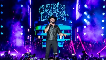 Carín León se hace gigante en Madrid con corridos, rancheras y míticas versiones