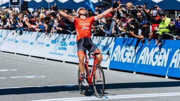 El ciclista letón del Trek-Segafredo Toms Skujins celebra su victoria en la tercera etapa del Tour de California con final en Laguna Seca.