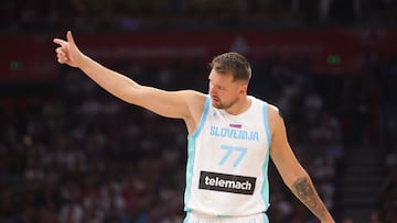 BELGRADE (Serbia), 21/08/2025.- Slovenia's Luka Doncic gestures during the international basketball friendly match between Serbia and Slovenia in Belgrade, Serbia, 21 August 2025. (Baloncesto, Eslovenia, Belgrado) EFE/EPA/ANDREJ CUKIC