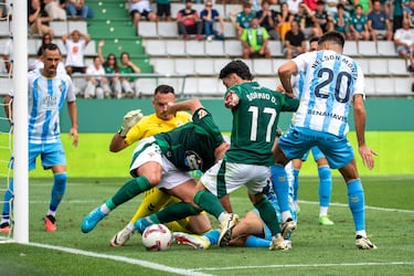 El Málaga sobrevive al ‘huracán’ Jauregi