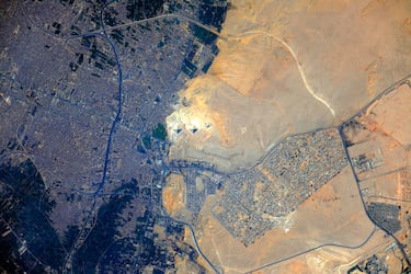 Capital de Egipto y de su gobernación. Es la mayor ciudad del mundo árabe, la mayor región metropolitana de Oriente Próximo y segunda región metropolitana de África en extensión y tamaño de población.