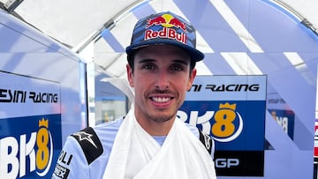 Álex Márquez tras su caída en Assen.
