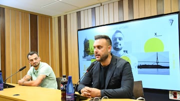 Juan Cala en la presentación de Iuri Tabatadze como nuevo jugador del Cádiz CF.