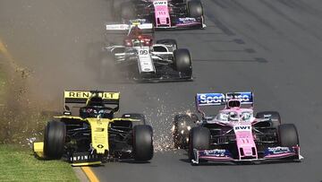 Ricciardo con el alerón descolgado tras un toque con el Racing Point en el GP de Australia.