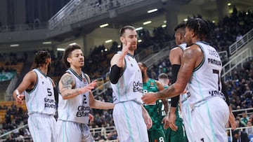 ATHENS, GREECE - FEBRUARY 10: Players of Valencia Basket react during the 2022-23 Turkish Airlines EuroLeague Regular Season Round 24 game between Panathinaikos Athens and Valencia Basket at OAKA on February 10, 2023 in Athens, Greece. (Photo by Panagiotis Moschandreou/Euroleague Basketball via Getty Images)