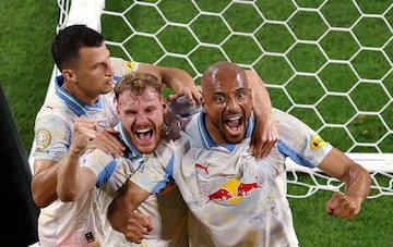 El equipo patrocinado por las energéticas "Red Bull" se embolsará 15.8 Millones de Dólares tras caer en la fase de grupos del torneo.