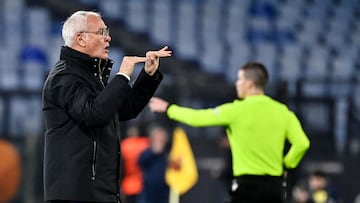 Rome (Italy), 20/02/2025.- Roma's head coach Claudio Ranieri reacts during the UEFA Europa League playoff second leg soccer match between AS Roma and FC Porto at the Olimpico stadium in Rome, Italy, 20 February 2025. (Italia, Roma) EFE/EPA/Riccardo Antimiani