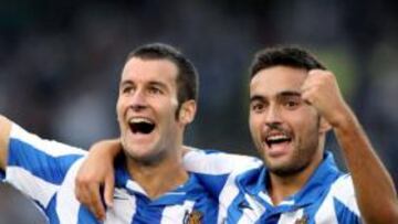 Dos goles de Agirretxe permiten a la Real remontar