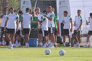 Ania impone dobles sesiones para empezar el trabajo